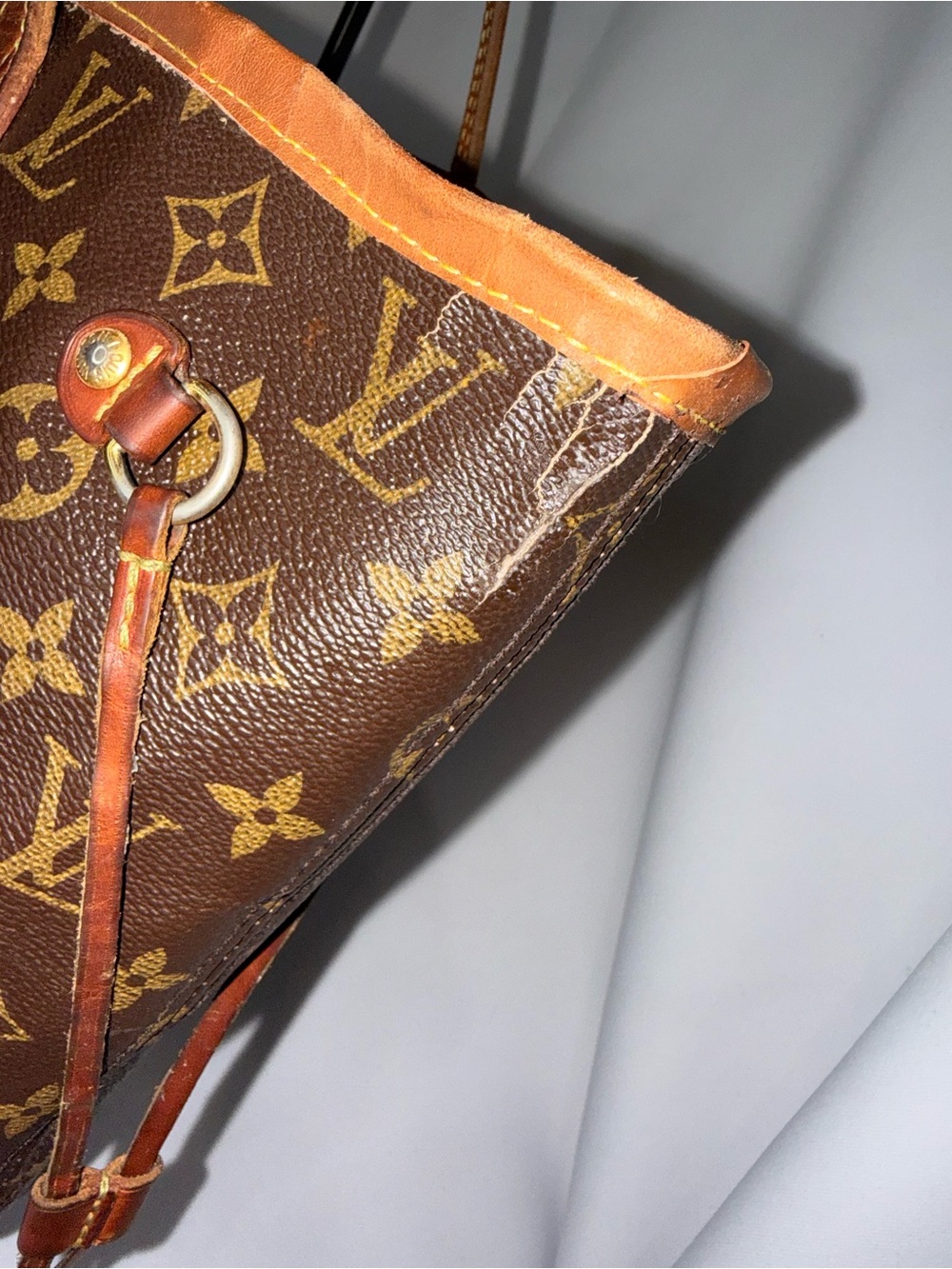 Louis Vuitton Monogram Neverfull MM - Picture 3 of 10